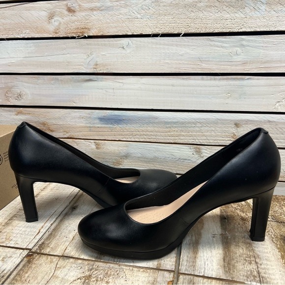 New Clarks Ambyr Joy Black Leather Pumps Classic High Heel Comfort Shoes Size 8M - Picture 4 of 8